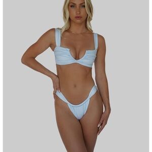 Divino Seas Ana de Bretana Light Blue Bikini Top size M NWT